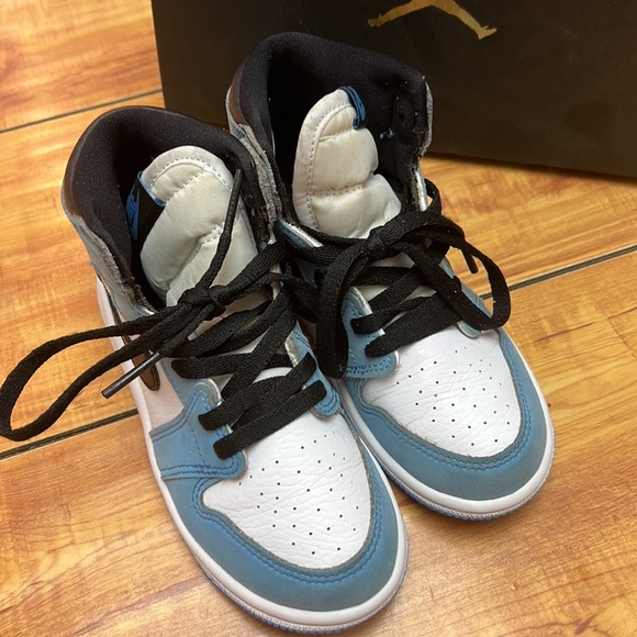 Jordan 1 Retro High OG - Picture 7 of 12